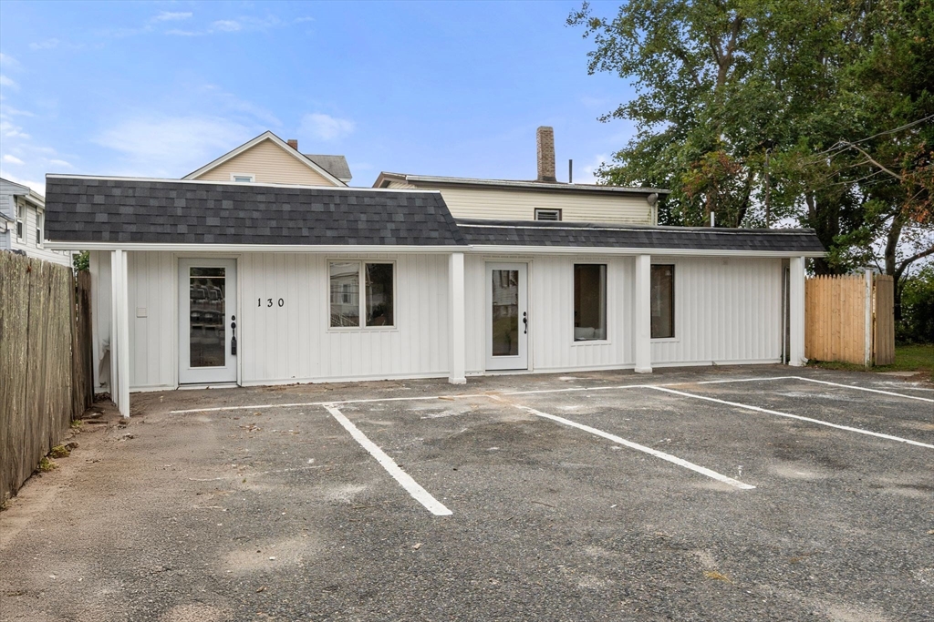 130 Swindells St, Fall River, Massachusetts, 2 Bedrooms Bedrooms, 8 Rooms Rooms,2 BathroomsBathrooms,Residential Income,For Sale,Swindells St,73438983