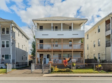 199 Meadow St, Chicopee, Massachusetts, 6 Bedrooms Bedrooms, 15 Rooms Rooms,3 BathroomsBathrooms,Residential Income,For Sale,Meadow St,73436665