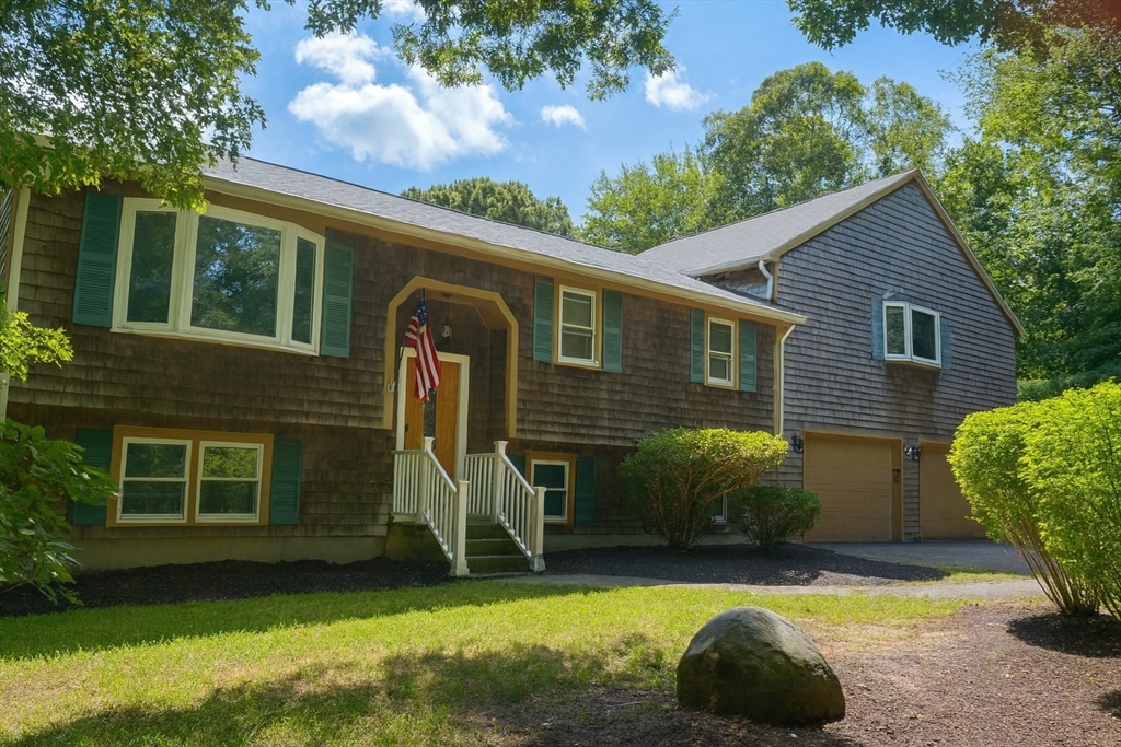 19 Orchard St, Berkley, Massachusetts, 4 Bedrooms Bedrooms, 9 Rooms Rooms,3 BathroomsBathrooms,Residential,For Sale,Orchard St,73429185