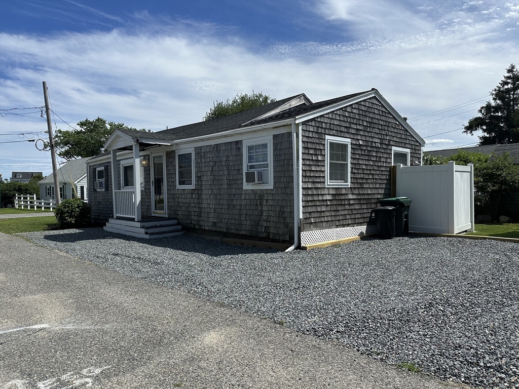 30 Roosevelt Rd, Marshfield, Massachusetts, 2 Bedrooms Bedrooms, 4 Rooms Rooms,1 BathroomBathrooms,Residential Lease,For Rent,Roosevelt Rd,73408108