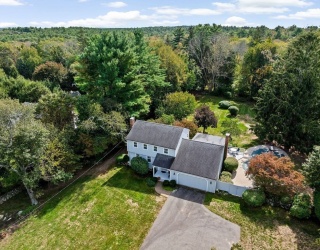 28 Riverside Drive, Norwell, Massachusetts, 4 Bedrooms Bedrooms, 9 Rooms Rooms,1.5 BathroomsBathrooms,Residential,For Sale,Riverside Drive,73437818
