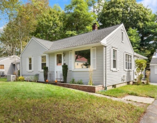 20 Pearse Rd, Swansea, Massachusetts, 3 Bedrooms Bedrooms, 6 Rooms Rooms,1.5 BathroomsBathrooms,Residential,For Sale,Pearse Rd,73437522