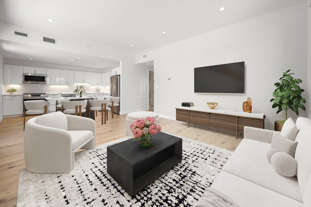 2149 Washington St, Boston, Massachusetts, 2 Bedrooms Bedrooms, 4 Rooms Rooms,1 BathroomBathrooms,Residential,For Sale,Washington St,73382772