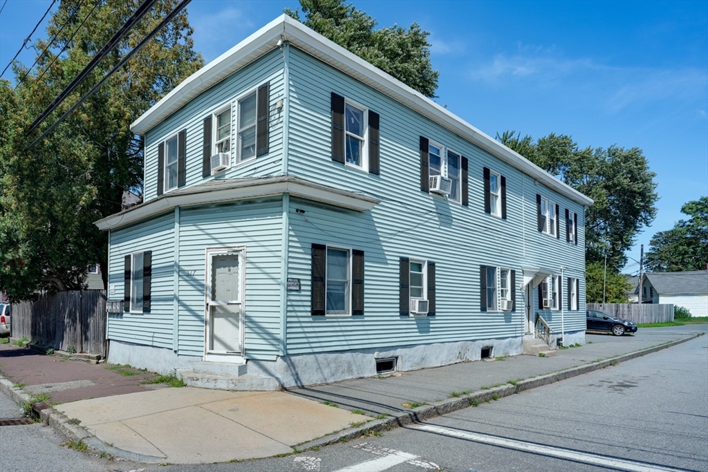 317 Lakeview Ave, Lowell, Massachusetts, 10 Bedrooms Bedrooms, 18 Rooms Rooms,4 BathroomsBathrooms,Residential Income,For Sale,Lakeview Ave,73423748