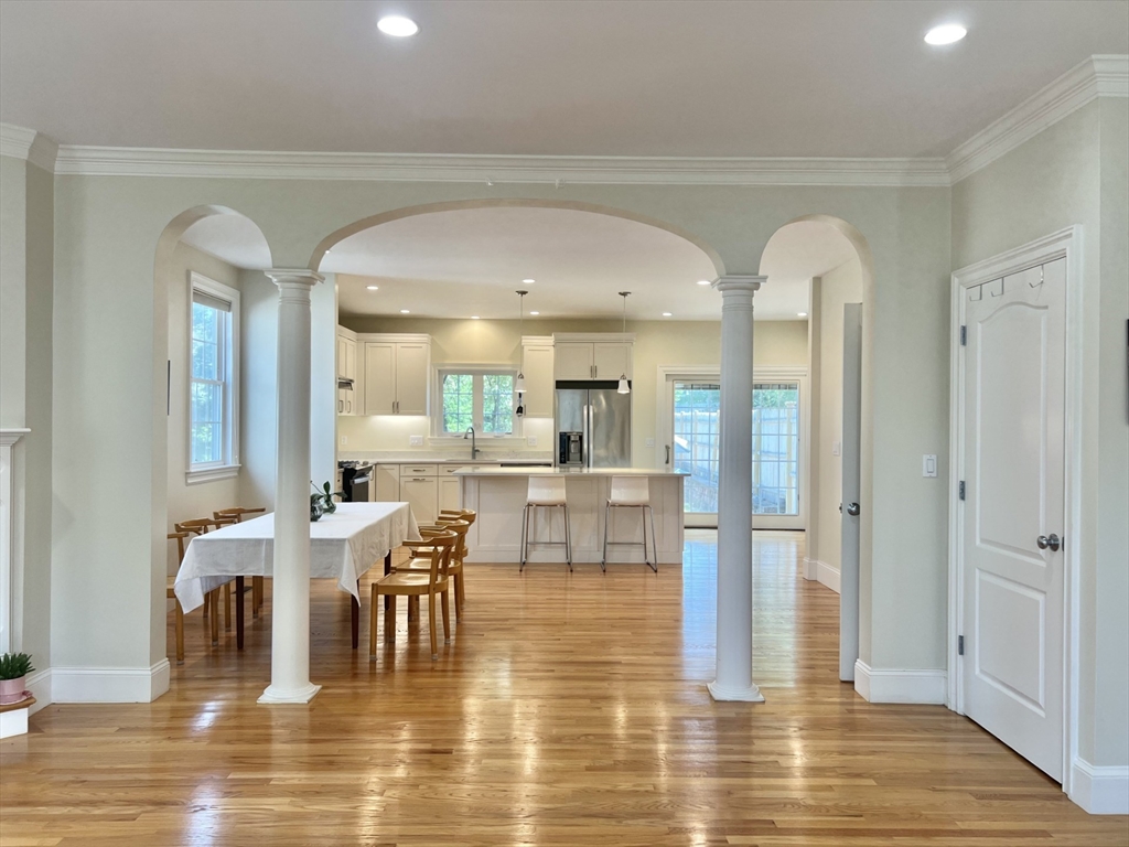 141 Pearl Street, Newton, Massachusetts, 4 Bedrooms Bedrooms, 8 Rooms Rooms,3.5 BathroomsBathrooms,Residential Lease,For Rent,Pearl Street,73421256