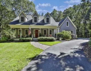 40 Hemlock Park Drive, Groton, Massachusetts, 4 Bedrooms Bedrooms, 7 Rooms Rooms,2 BathroomsBathrooms,Residential,For Sale,Hemlock Park Drive,73439586