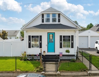 45 Fortin Ave, Pawtucket, Rhode Island, 2 Bedrooms Bedrooms, 5 Rooms Rooms,2 BathroomsBathrooms,Residential,For Sale,Fortin Ave,73432822