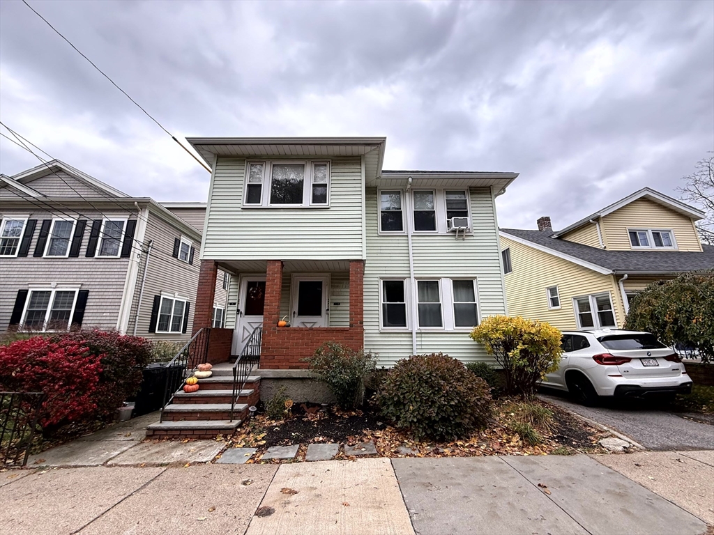 151 Lexington St, Watertown, Massachusetts, 2 Bedrooms Bedrooms, 8 Rooms Rooms,1 BathroomBathrooms,Residential Lease,For Rent,Lexington St,73450124