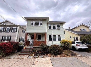 151 Lexington St, Watertown, Massachusetts, 2 Bedrooms Bedrooms, 8 Rooms Rooms,1 BathroomBathrooms,Residential Lease,For Rent,Lexington St,73450124