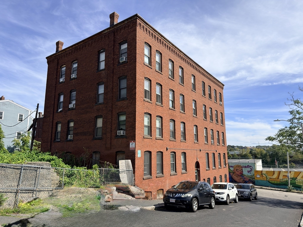 24 Charlton Street, Worcester, Massachusetts, 1 Bedroom Bedrooms, 3 Rooms Rooms,1 BathroomBathrooms,Residential Lease,For Rent,Charlton Street,73412704