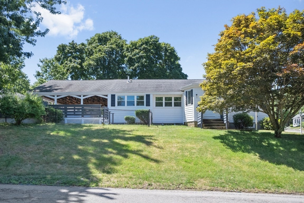 5 Oak St, Weymouth, Massachusetts, 2 Bedrooms Bedrooms, 5 Rooms Rooms,1 BathroomBathrooms,Residential,For Sale,Oak St,73406396