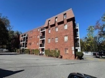 5 Washington St, Reading, Massachusetts, 2 Bedrooms Bedrooms, 4 Rooms Rooms,1 BathroomBathrooms,Residential Lease,For Rent,Washington St,73442896