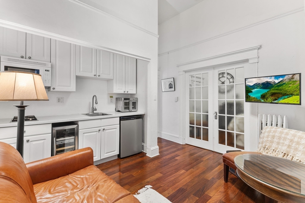 8 Garrison St, Boston, Massachusetts, 1 Bedroom Bedrooms, 2 Rooms Rooms,1 BathroomBathrooms,Residential,For Sale,Garrison St,73362717