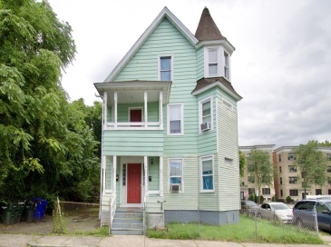 3 Hillside Pl, Springfield, Massachusetts, 9 Bedrooms Bedrooms, 17 Rooms Rooms,3 BathroomsBathrooms,Residential Income,For Sale,Hillside Pl,73440384