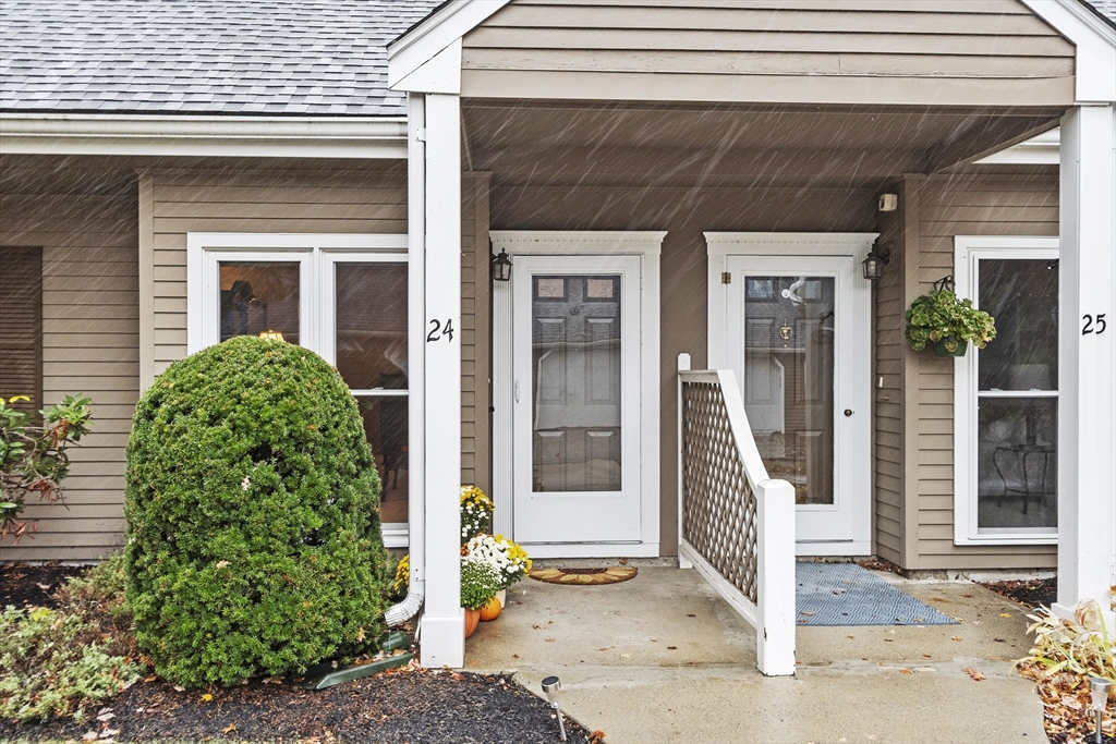 75 Page Road, Bedford, Massachusetts, 2 Bedrooms Bedrooms, 5 Rooms Rooms,2 BathroomsBathrooms,Residential,For Sale,Page Road,73443735