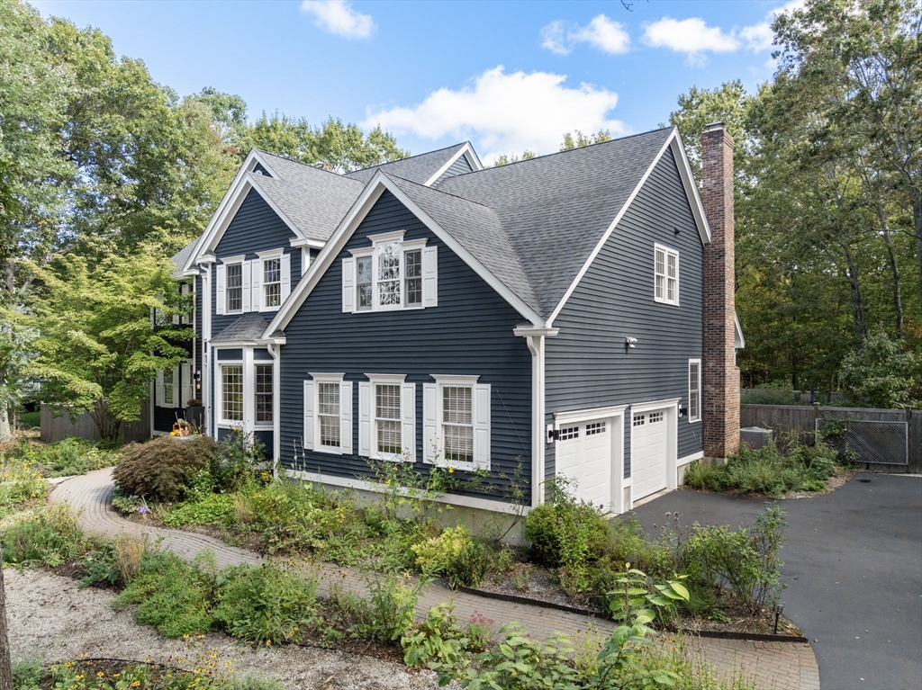 33 Whispering Way, Stow, Massachusetts, 4 Bedrooms Bedrooms, 13 Rooms Rooms,3.5 BathroomsBathrooms,Residential,For Sale,Whispering Way,73435811