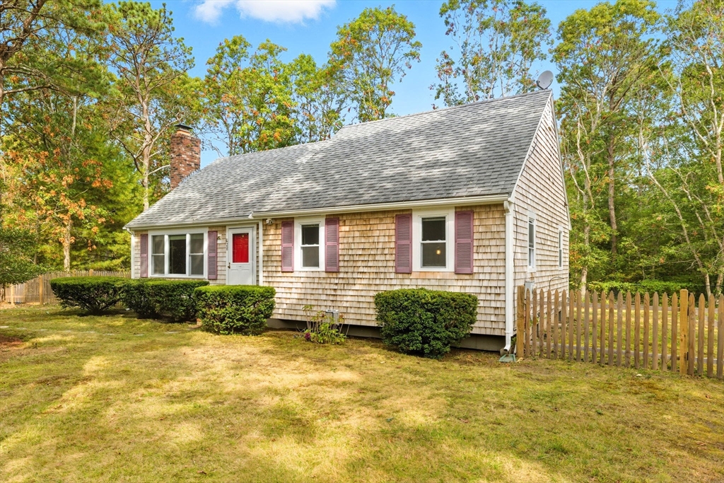 28 Shepard Pl, Falmouth, Massachusetts, 3 Bedrooms Bedrooms, 5 Rooms Rooms,2 BathroomsBathrooms,Residential,For Sale,Shepard Pl,73438509
