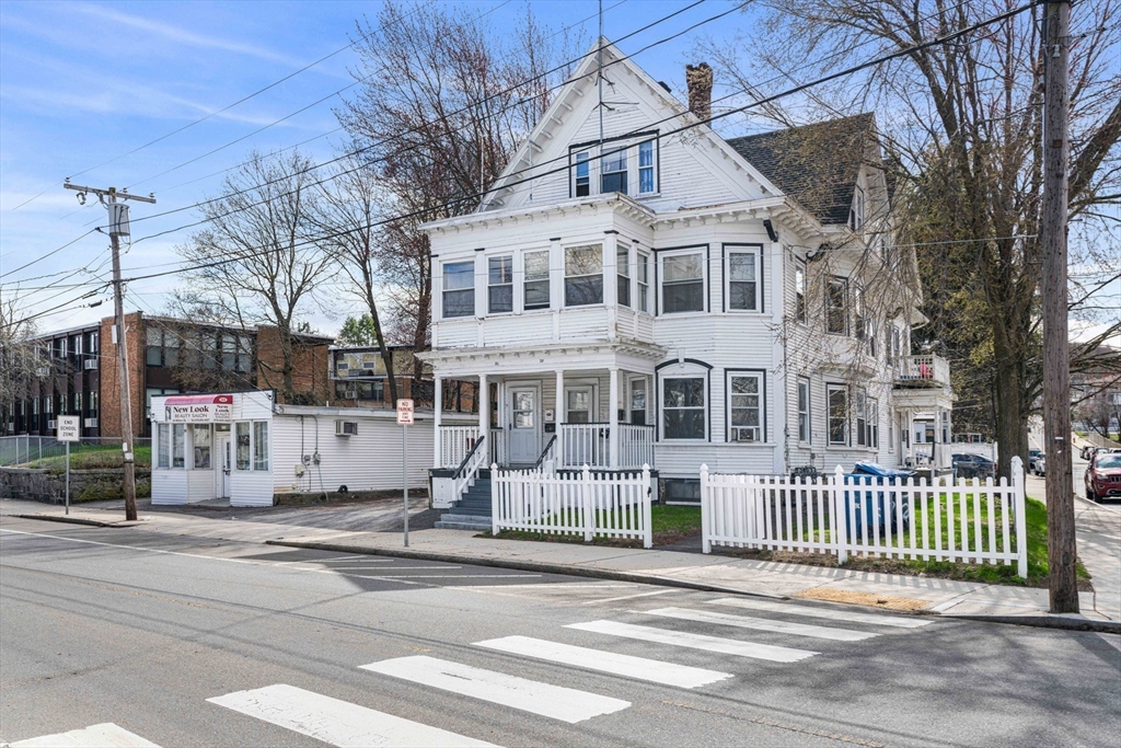 34-38 Milton Street, Lawrence, Massachusetts, 11 Bedrooms Bedrooms, 21 Rooms Rooms,4 BathroomsBathrooms,Residential Income,For Sale,Milton Street,73364106