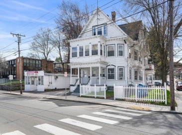 34-38 Milton Street, Lawrence, Massachusetts, 11 Bedrooms Bedrooms, 21 Rooms Rooms,4 BathroomsBathrooms,Residential Income,For Sale,Milton Street,73364106