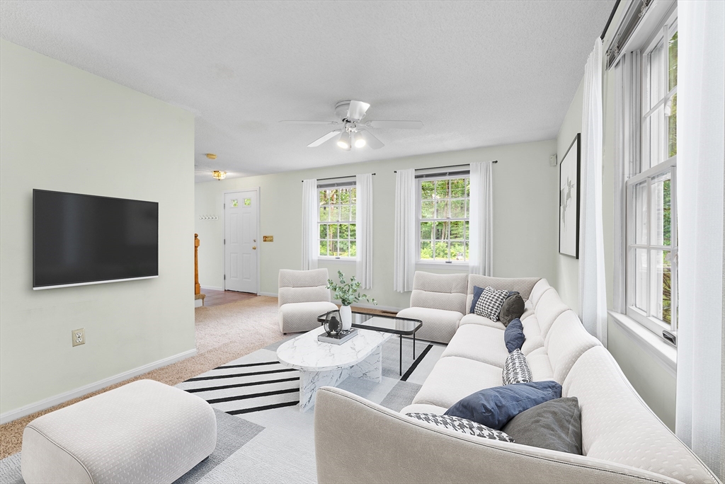 38 Haskell St, Westborough, Massachusetts, 3 Bedrooms Bedrooms, 7 Rooms Rooms,2.5 BathroomsBathrooms,Residential Lease,For Rent,Haskell St,73453504