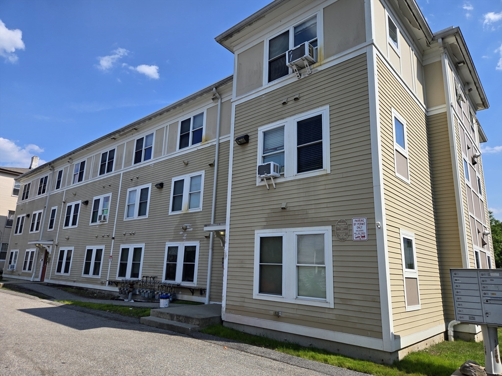 315 Cambridge St, Worcester, Massachusetts, 2 Bedrooms Bedrooms, 4 Rooms Rooms,1 BathroomBathrooms,Residential,For Sale,Cambridge St,73391982