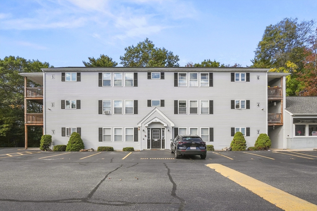 6 Warsaw Ave, Dudley, Massachusetts, 2 Bedrooms Bedrooms, 5 Rooms Rooms,1 BathroomBathrooms,Residential,For Sale,Warsaw Ave,73441431