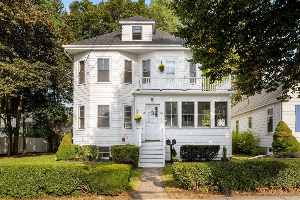 68-70 Adams St, Norwood, Massachusetts, 4 Bedrooms Bedrooms, 10 Rooms Rooms,3 BathroomsBathrooms,Residential Income,For Sale,Adams St,73432395