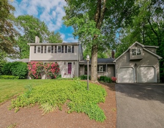 14 Andrew Lane, Holliston, Massachusetts, 5 Bedrooms Bedrooms, 10 Rooms Rooms,3 BathroomsBathrooms,Residential,For Sale,Andrew Lane,73432084