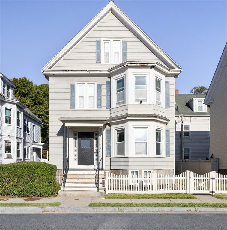 126 Park Street, New Bedford, Massachusetts, 4 Bedrooms Bedrooms, 8 Rooms Rooms,2 BathroomsBathrooms,Residential Income,For Sale,Park Street,73440209