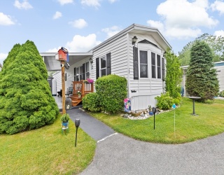 28 Dots Lane, Wareham, Massachusetts, 2 Bedrooms Bedrooms, 5 Rooms Rooms,1 BathroomBathrooms,Residential,For Sale,Dots Lane,73393713