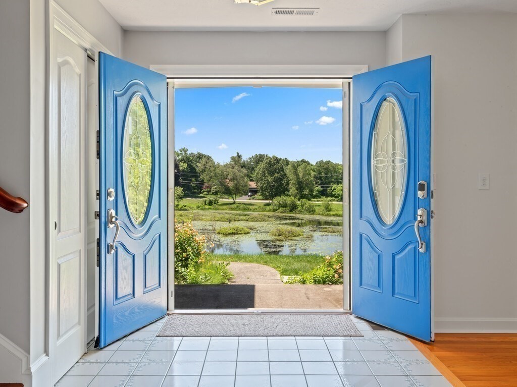 1 Corbin Rd, Dudley, Massachusetts, 3 Bedrooms Bedrooms, 8 Rooms Rooms,3 BathroomsBathrooms,Residential,For Sale,Corbin Rd,73395391