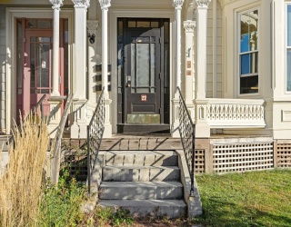 27 Hollywood St, Worcester, Massachusetts, 2 Bedrooms Bedrooms, 4 Rooms Rooms,1 BathroomBathrooms,Residential,For Sale,Hollywood St,73440266