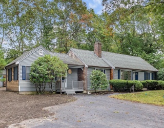6 Black Oak Rd, Barnstable, Massachusetts, 3 Bedrooms Bedrooms, 8 Rooms Rooms,2.5 BathroomsBathrooms,Residential,For Sale,Black Oak Rd,73444616