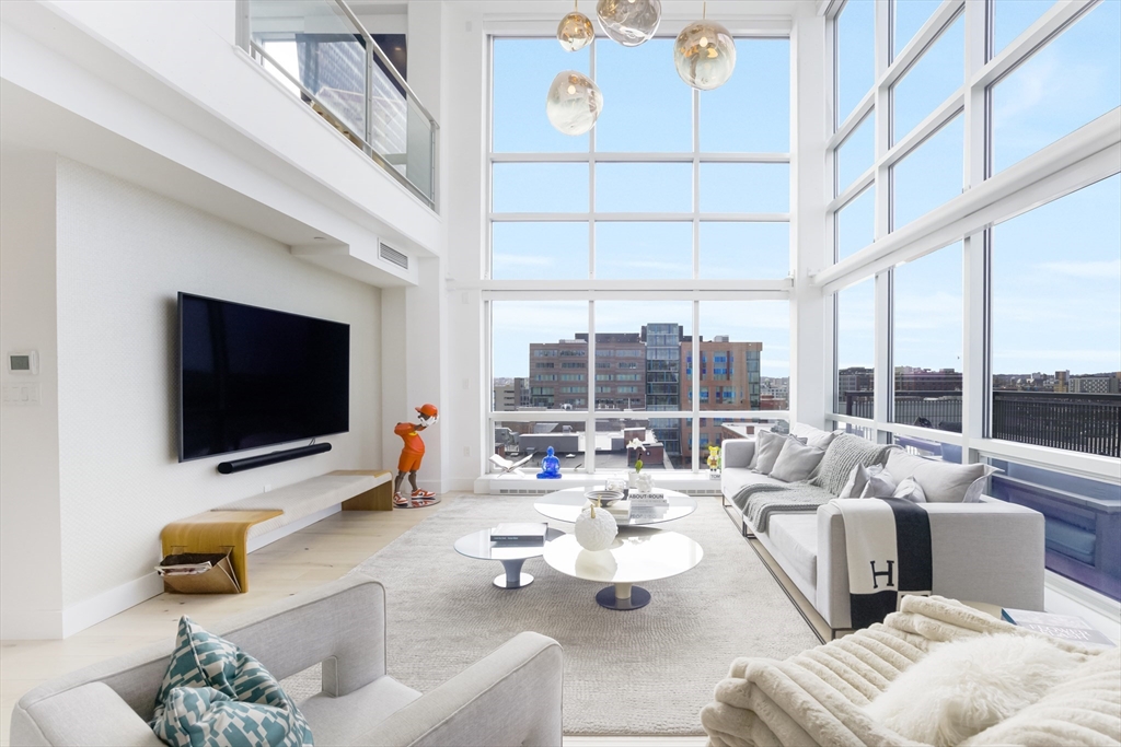 25 Channel Center St, Boston, Massachusetts, 3 Bedrooms Bedrooms, 8 Rooms Rooms,3 BathroomsBathrooms,Residential,For Sale,Channel Center St,73353182