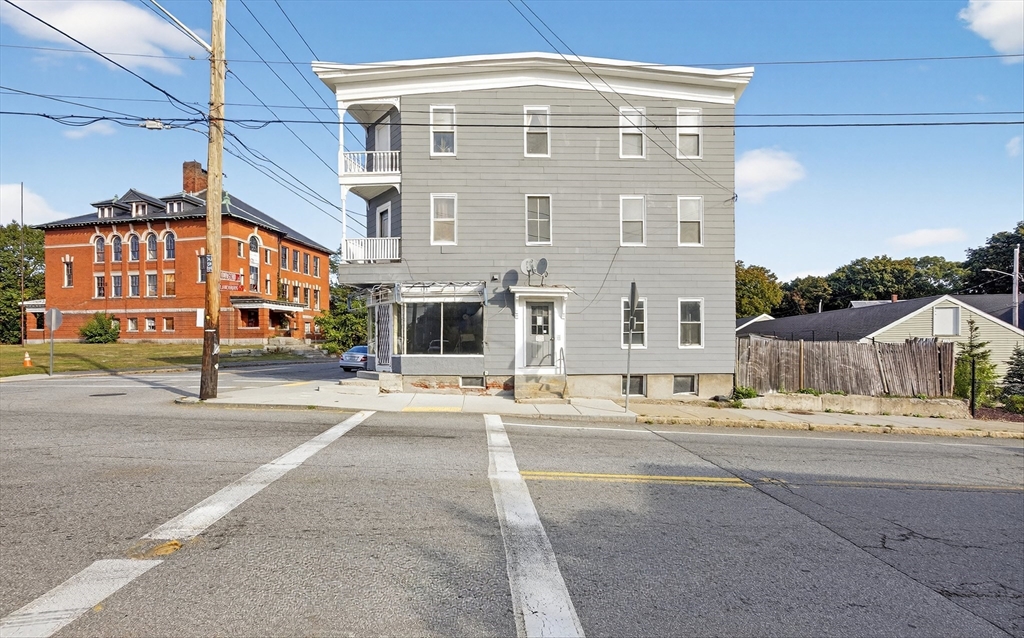 168 Lunenburg St, Fitchburg, Massachusetts, 12 Bedrooms Bedrooms, 31 Rooms Rooms,6.5 BathroomsBathrooms,Residential Income,For Sale,Lunenburg St,73441017