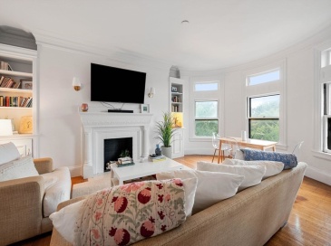 184 Commonwealth Avenue, Boston, Massachusetts, 3 Bedrooms Bedrooms, 5 Rooms Rooms,2 BathroomsBathrooms,Residential Lease,For Rent,Commonwealth Avenue,73436164