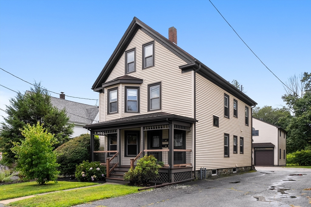 464-466 Main St, Bridgewater, Massachusetts, 5 Bedrooms Bedrooms, 8 Rooms Rooms,2 BathroomsBathrooms,Residential Income,For Sale,Main St,73424174