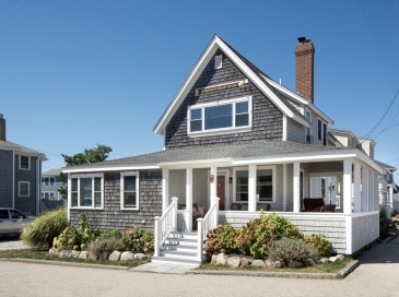 11 Town Way, Hull, Massachusetts, 3 Bedrooms Bedrooms, 9 Rooms Rooms,1.5 BathroomsBathrooms,Residential Lease,For Rent,Town Way,73424085