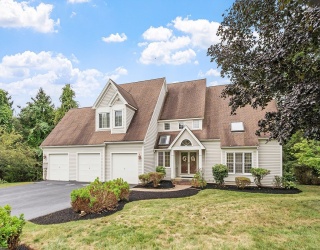 8 Abigail Drive, Hudson, Massachusetts, 5 Bedrooms Bedrooms, 12 Rooms Rooms,4 BathroomsBathrooms,Residential,For Sale,Abigail Drive,73431859