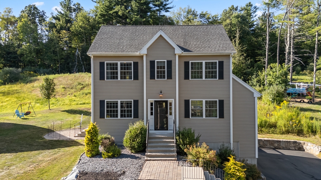 216 River St, Holden, Massachusetts, 3 Bedrooms Bedrooms, 7 Rooms Rooms,2.5 BathroomsBathrooms,Residential,For Sale,River St,73412378