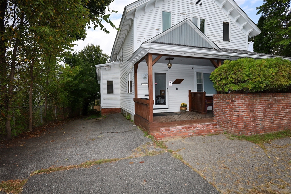 12 John St, Worcester, Massachusetts, 1 Bedroom Bedrooms, 3 Rooms Rooms,1 BathroomBathrooms,Residential Lease,For Rent,John St,73434268
