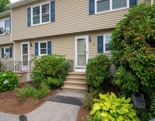 56 Durham Drive, Dover, New Hampshire, 2 Bedrooms Bedrooms, 5 Rooms Rooms,1.5 BathroomsBathrooms,Residential,For Sale,Durham Drive,73405627