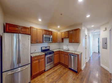 180 Dorchester St, Boston, Massachusetts, 3 Bedrooms Bedrooms, 5 Rooms Rooms,2 BathroomsBathrooms,Residential Lease,For Rent,Dorchester St,73408858