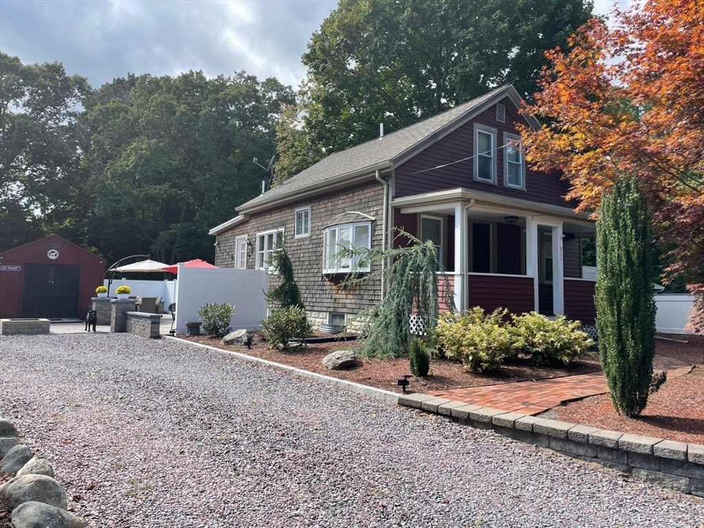 317 Old Center St., Middleboro, Massachusetts, 3 Bedrooms Bedrooms, 6 Rooms Rooms,1.5 BathroomsBathrooms,Residential,For Sale,Old Center St.,73431900