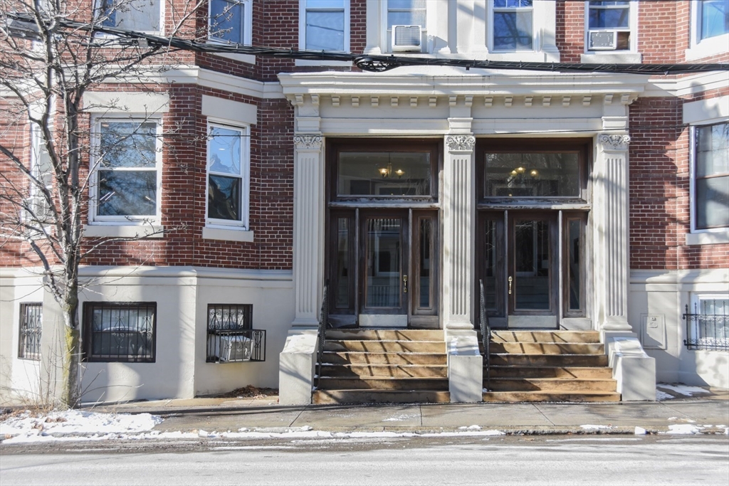 96 Saint Paul, Brookline, Massachusetts, 2 Bedrooms Bedrooms, 5 Rooms Rooms,1 BathroomBathrooms,Residential Lease,For Rent,Saint Paul,73447931