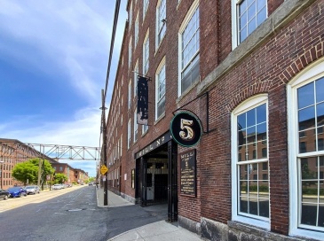 240 Jackson St, Lowell, Massachusetts, 2 Bedrooms Bedrooms, 5 Rooms Rooms,1.5 BathroomsBathrooms,Residential Lease,For Rent,Jackson St,73396341