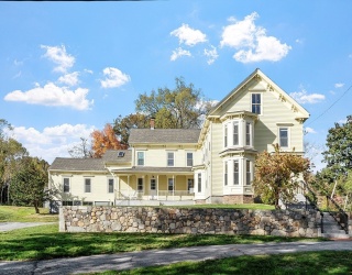 22 Old Lowell Road, Westford, Massachusetts, 3 Bedrooms Bedrooms, 8 Rooms Rooms,2.5 BathroomsBathrooms,Residential Lease,For Rent,Old Lowell Road,73445022