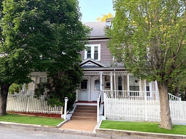 1 Clive St, Worcester, Massachusetts, 5 Bedrooms Bedrooms, 13 Rooms Rooms,2 BathroomsBathrooms,Residential Income,For Sale,Clive St,73423276