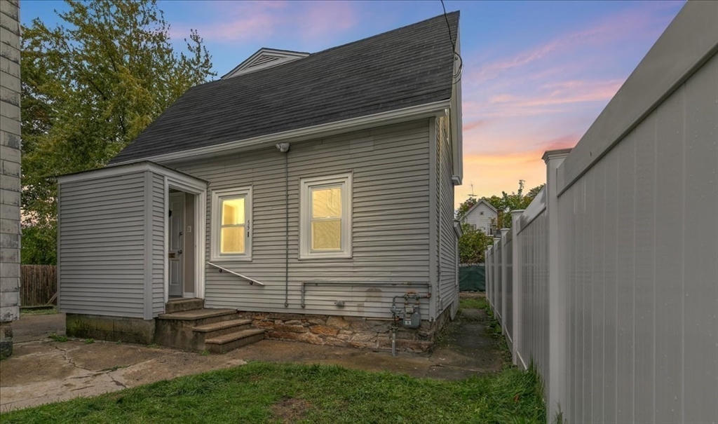 59 Kingston, Lawrence, Massachusetts, 3 Bedrooms Bedrooms, 6 Rooms Rooms,1 BathroomBathrooms,Residential,For Sale,Kingston,73410414