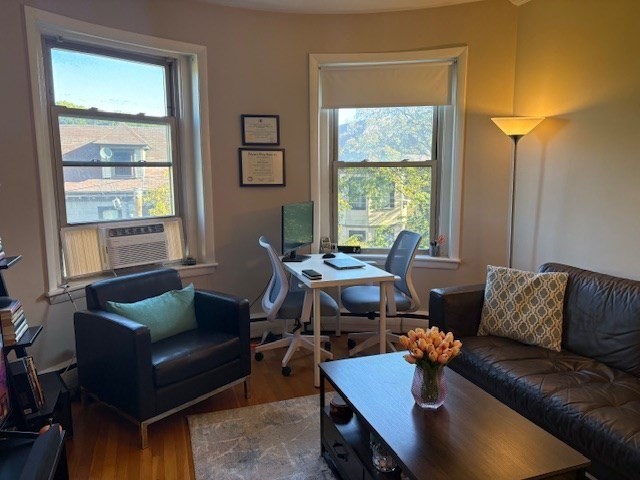 15-17 University Rd, Brookline, Massachusetts, 1 Bedroom Bedrooms, 3 Rooms Rooms,1 BathroomBathrooms,Residential Lease,For Rent,University Rd,73442690